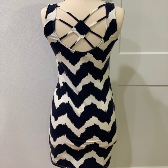 Fitted Tie Dye Pattern Dress - Picture 2 of 7